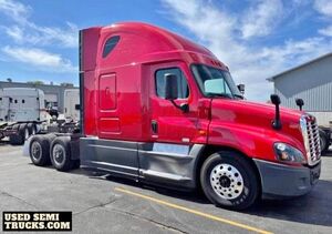 2018 Freightliner Cascadia Sleeper Truck in Florida