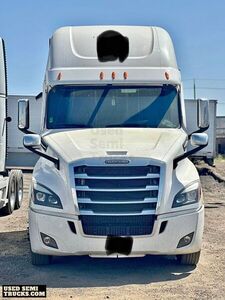 2021 Freightliner Cascadia Sleeper Truck in California
