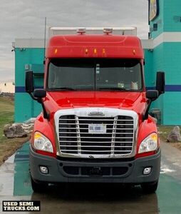 Freightliner Cascadia Sleeper Truck in Kentucky