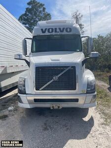 Preowned -  2014 Volvo VNL 670  Sleeper Cab Semi Truck.