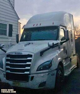 2019 Freightliner Cascadia Sleeper Truck in New Jersey
