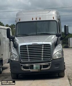 Freightliner Cascadia Sleeper Truck in Florida