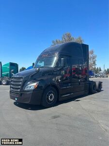 Freightliner Cascadia Sleeper Truck in California