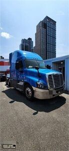 Freightliner Cascadia Sleeper Truck in New York