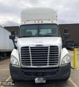 2014 Freightliner Cascadia 125 Conventional Day Cab Semi Truck.