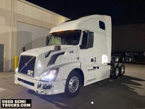 Volvo VNL Sleeper Truck in Texas