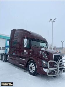 Volvo VNL Sleeper Truck in Indiana