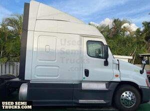 Used - 2015 Freightliner Cascadia Sleeper Cab Semi Truck.