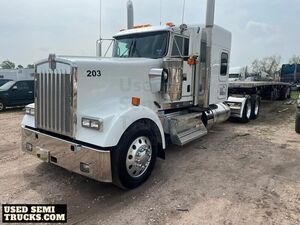 2022 Kenworth W900 Sleeper Truck in Texas