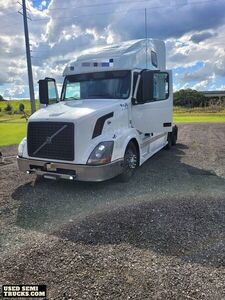 Ready To Roll Out 2012 Volvo VNL Sleeper Cab Semi Truck.