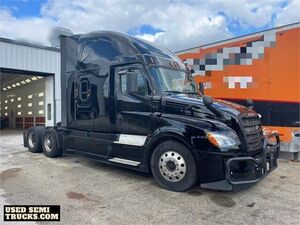 Well Maintained - 2018 Freightliner Cascadia 126 Sleeper Cab Semi Truck.