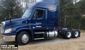 Preowned - 2017 Freightliner Cascadia Sleeper Cab Semi Truck.