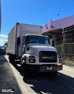 Mack MD6 Box Truck in California