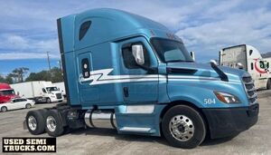 2018 Freightliner Cascadia Sleeper Cab Semi Truck.