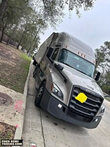 2019 Freightliner Cascadia Sleeper Truck in Texas