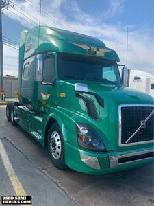 Well-Maintained 2018 Volvo VNL 780 Conventional Sleeper Cab Semi Truck.