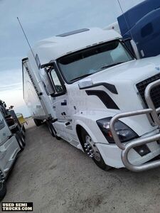 Very Clean 2017 Volvo Conventional Sleeper Cab Semi Truck 455hp AT.