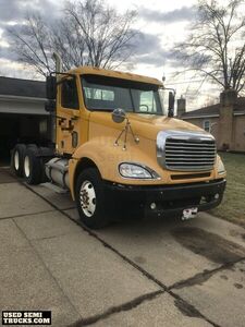 Ready to Work - 2006 Freightliner Columbia 120 Day Cab Semi Truck.