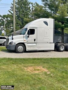 Freightliner Cascadia Sleeper Truck in Michigan